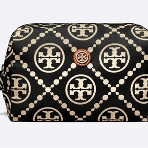 NWT Large Virginia Cosmetic Case